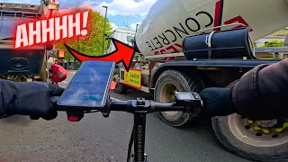 Delivering Fast Food On The Worlds Smallest E-Bike! DELIVERY DRIVER POV