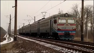Приміський електропоїзд [ ЕР2Р 7072 ] по перегону #укрзалізниця