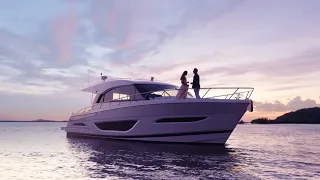 Maritimo S55 Sedan Motor Yacht Trailer