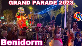 Benidorm Levante Beach: THOUSANDS decided to Join the PARADE! 🍭 🎉