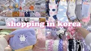 shopping in korea vlog 🇰🇷 daiso winter accessories haul 🩷 mini bags, leg warmer & more 다이소 신상