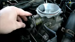 TUTORIAL HOW TO clean Vortec Throttle body 5.7L Chevy Gmc