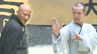 Top Expert Mocks Shaolin Kung Fu, Monk Defeats Him with One Hand.