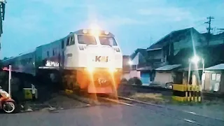 Kompilasi kereta api daop 7 & 8.