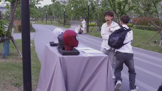 Spiderman helmet funny prank in China.