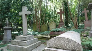 The Spooky Stories & Visit Of HIGHGATE CEMETERY - Halloween '22