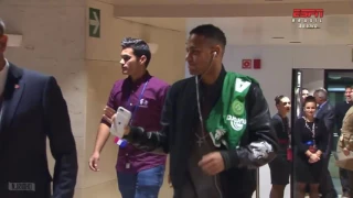 Barcelona vs Real Madrid , 03/12/16 Neymar chega no estádio com a camisa da chapecoense #forçachape