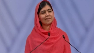 Malala Yousafzai, Kailash Satyarthi receive Nobel Peace Prize
