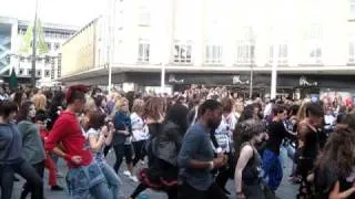 Michael Jackson Thriller Flash Mob Bristol Cabot Circus Broadmead Halloween Flashmob