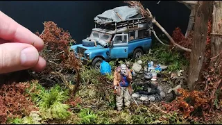 ON THE ROAD Endtime diorama scale 1:35 with Land Rover, grandfather and grandson in the woods