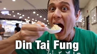 Din Tai Fung at Taipei 101: How to Eat Taiwanese Soup Dumplings!