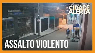 Homem é atacado com chute nas costas durante assalto em Jundiaí, interior de SP