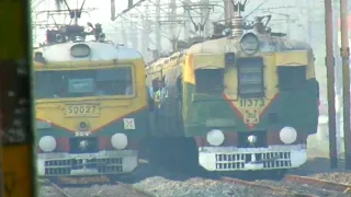 Shantipur Local Meets Shantipur Local at Khardaha || Sealdah Shantipur Local.