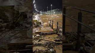 ⚠️ Porto Alegre: 24/5/2024 Ondas no Parque da  Orla do Guaíba. Enchente Rio grande do sul Brasil