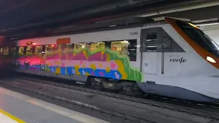trenes en la estacion de Barcelona sants