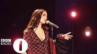 Dua Lipa - Hallucinate in the Live Lounge