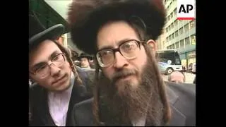 Orthodox Jews stage "anti-Zionist" protest