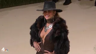 Jennifer Lopez Brings Western Look to Met Gala