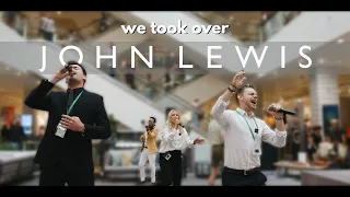 Surprise Singers and Flashmob Bring Shopping Centre to a HALT | Greatest Showman