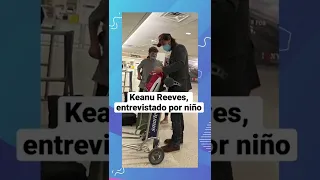 Keanu Reeves da entrevista a niño y momento se vuelve viral