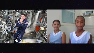Students from the Caribbean and Central America talked to an astronaut (1 minute)