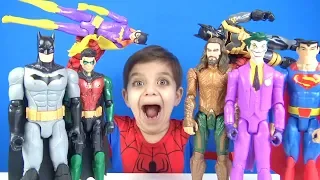 Spiderman kostümü giyen Selim Yaramaz Joker Superman Batman Justice League Süper Kahraman oyuncaklar