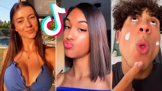 LES TIKTOK FRANÇAIS LES PLUS DRÔLES DU MOMENT #04 (Compilation 2021)