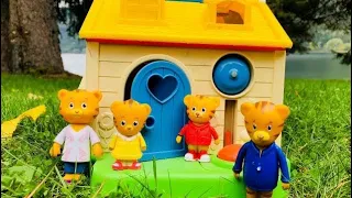 FISHER PRICE Little People Toy House DANIEL TIGERS NEIGHBOURHOOD Video!