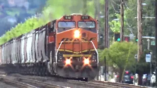 (Northbound) BNSF 618 leads a Megagrainer through the 5TH Street NW Railroad Crossing. (976 Axles)