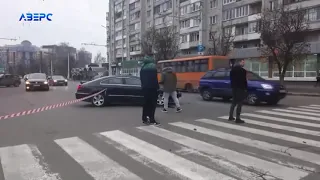 У Луцьку легковик в’їхав у швидку, фельдшера госпіталізували