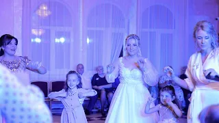 Танець каченят наречені з дітками.Весілля Ярослава та Василини 2021