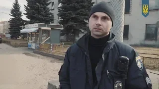 «Обідня перерва». Чому поліція кружляє навколо хабу Азовського руху на Святошині
