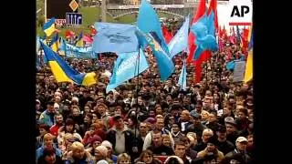 Yanukovych supporters rally in capital; ADDS more rally , Yushchenko gathering