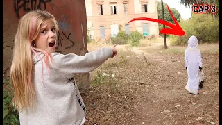 ENCONTRAMOS A LA NIÑA SIN ROSTRO EN EL BOSQUE ABANDONADO! NOS PERSIGUE! NOS ATACA DANIELA SE ASUSTA