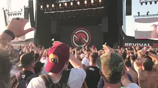 Prophets Of Rage play Jump Around