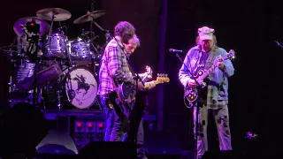 Neil Young With Crazy Horse - Powderfinger