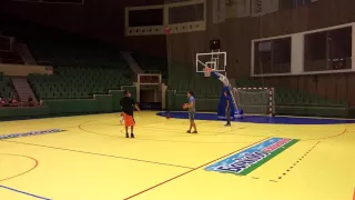 Viktor Nikolov 3 Point Challenge