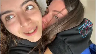 SOFI Y MILI LAS COSITAS TIERNAS QUE SE DICEN + MILI LE CANTA A SOFI 🥰😍