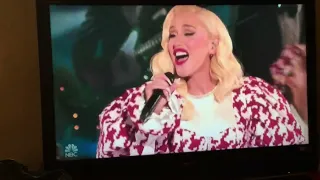 Rockefeller Christmas tree lighting performances (Gwen Stefani)