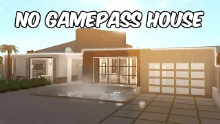 Building a MODERN NO GAMEPASS HOUSE in BLOXBURG