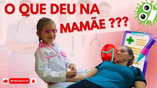 Amandinha é médica por um dia, examina e salva a mamãe de um vírus chato!