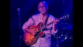 LARRY CARLTON AT THE COACH HOUSE 090117