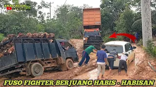 Parah !! Mesin Truk Kecil Menjerit Di Kubangan Lumpur,Fuso Fighter Berjuang Habis-habisan MenarikNya