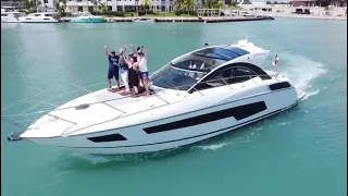 YATE  DE LUJO SUNSEEKER CANCUN BOAT ADVENTURES