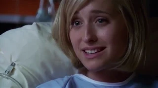 Smallville 5x01 - Clark takes Chloe to a hospital in Yukon