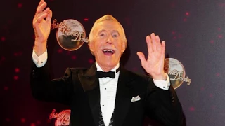 BRUCE FORSYTH DEAD AT 89 1928-2017 TRIBUTE