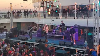 Hawthorne Heights "Saying Sorry" LIVE 2022 @EmosNotDead  Cruise