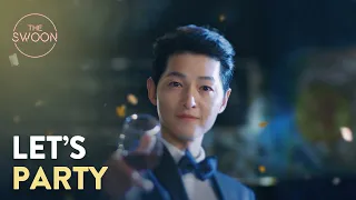 Song Joong-ki raises his glass to a successful sabotage | Vincenzo Ep 2 [ENG SUB]