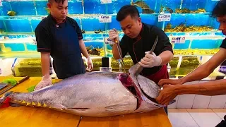 Cách đầu bếp Việt Nam phi lê cá Ngừ đại dương khổng lồ ở Vựa hải sản 187 Tân Sơn Nhì