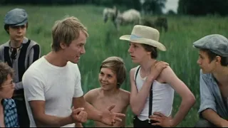 Сто дней после детства (1975) - Боги дремлют в глубине мраморных плит...